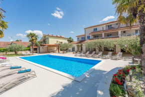 Mediterranes Apartment mit 60m2 Pool, BBQ-Bereich, Liegen, Waschmaschine